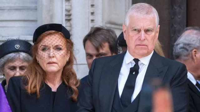 Andrew se sente ‘abandonado’ pela família real, rejeita o convite do rei Charles devido a temores de pária: especialistas Andrew se sente ‘abandonado’ pela família real, rejeita o convite do rei Charles devido a temores de pária: especialistas