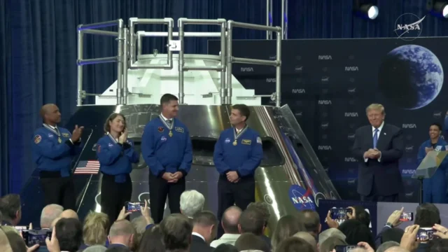 O presidente Trump concede aos astronautas lunares Artemis II a Medalha de Honra Espacial do Congresso O presidente Trump concede aos astronautas lunares Artemis II a Medalha de Honra Espacial do Congresso