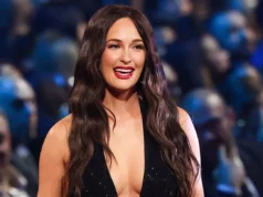 Kacey Musgraves divide fãs com apelo de crianças imigrantes, enfrenta apelos de boicote para ‘calar a boca e cantar’ Kacey Musgraves divides fans with immigrant children’s plea, faces boycott calls to ‘shut up and sing’