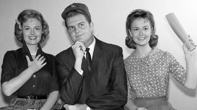 Shelley Fabares, estrela de ‘The Donna Reed Show’ e ‘Coach’, morta aos 82 anos