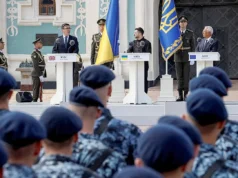 Putin ‘entrou em pânico’ enquanto a desafiadora Ucrânia comemora o Dia da Independência sob o bombardeio russo Putin ‘panicked’ as defiant Ukraine marks Independence Day under Russian bombardment