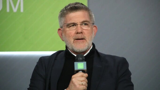 Ex-funcionário da CIA diz que história de engano da Rússia obscurece investigação sobre peste Ex-funcionário da CIA diz que história de engano da Rússia obscurece investigação sobre peste