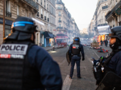França enviará 70 mil policiais em meio a temores de agitação em meio a supostos ataques terroristas