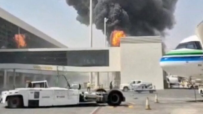 Houthis matam 14 em ataques em aeroportos sauditas, incluindo americanos