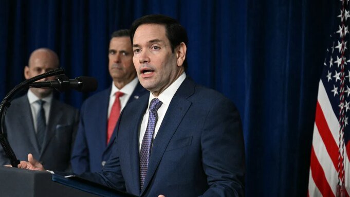 Marco Rubio apela aos cubanos para que façam parceria com a CIA para mudanças políticas Marco Rubio apela aos cubanos para que façam parceria com a CIA para mudanças políticas