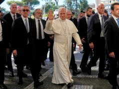Papa Leão XIV faz exames de sangue e radiografias após cirurgia de câncer de pulmão em Roma
