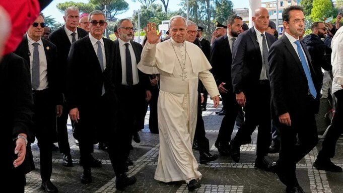 Papa Leão XIV faz exames de sangue e radiografias após cirurgia de câncer de pulmão em Roma Papa Leão XIV faz exames de sangue e radiografias após cirurgia de câncer de pulmão em Roma