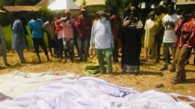 Pelo menos 62 mortos e milhares de deslocados em ataque de homens armados no norte da Nigéria | Notícias do mundo Pelo menos 62 mortos e milhares de deslocados em ataque de homens armados no norte da Nigéria | Notícias do mundo