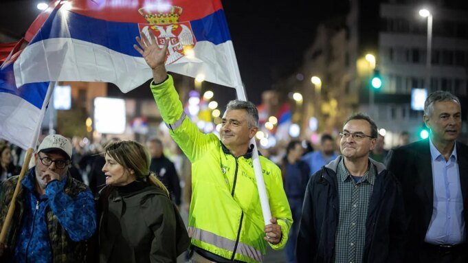Vucic reconheceu a vitória da oposição liderada pelos estudantes nas eleições da Sérvia Vucic reconheceu a vitória da oposição liderada pelos estudantes nas eleições da Sérvia