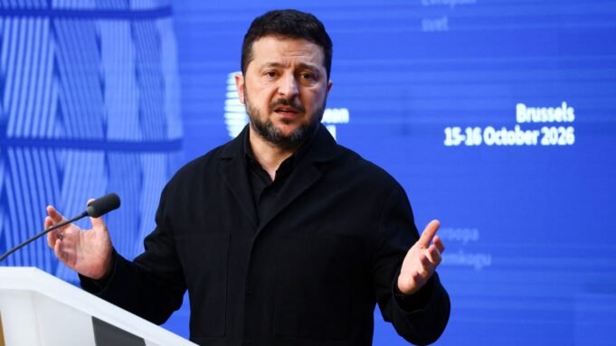 Zelensky diz que o apoio dos EUA a Putin seria um ‘erro histórico’ – enquanto instalações petrolíferas russas estão sob ataque | Notícias do mundo Zelensky diz que o apoio dos EUA a Putin seria um ‘erro histórico’ – enquanto instalações petrolíferas russas estão sob ataque | Notícias do mundo